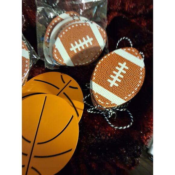 Football tailgate banners/2 basketball decorations - Picture 4 of 4